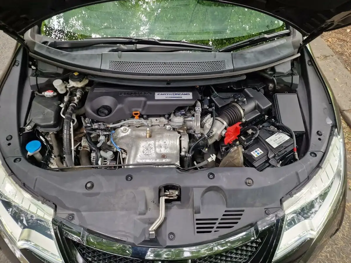 2017-honda-civic-16-i-dtec-sr-dasp-hatchback-big-36