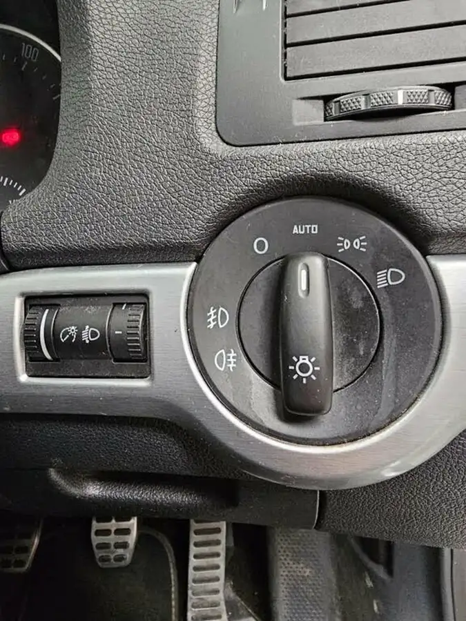 2013-skoda-octavia-20td-scout-cr-140bhp-big-19
