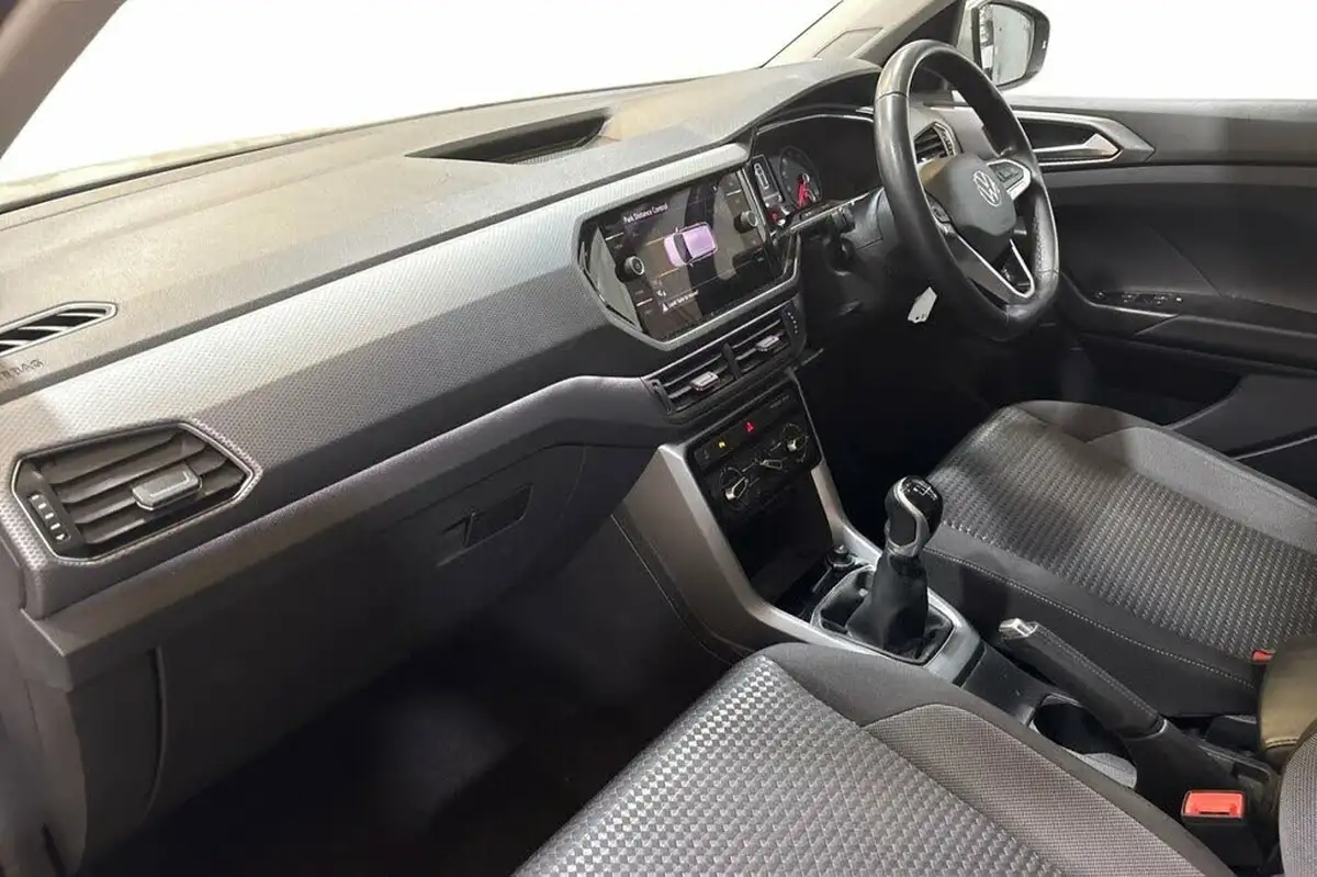 2022-volkswagen-t-cross-10-tsi-active-95ps-big-10