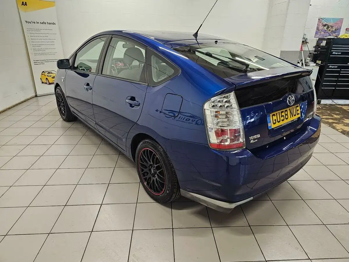 2008-toyota-prius-15-vvt-i-t-spirit-big-10