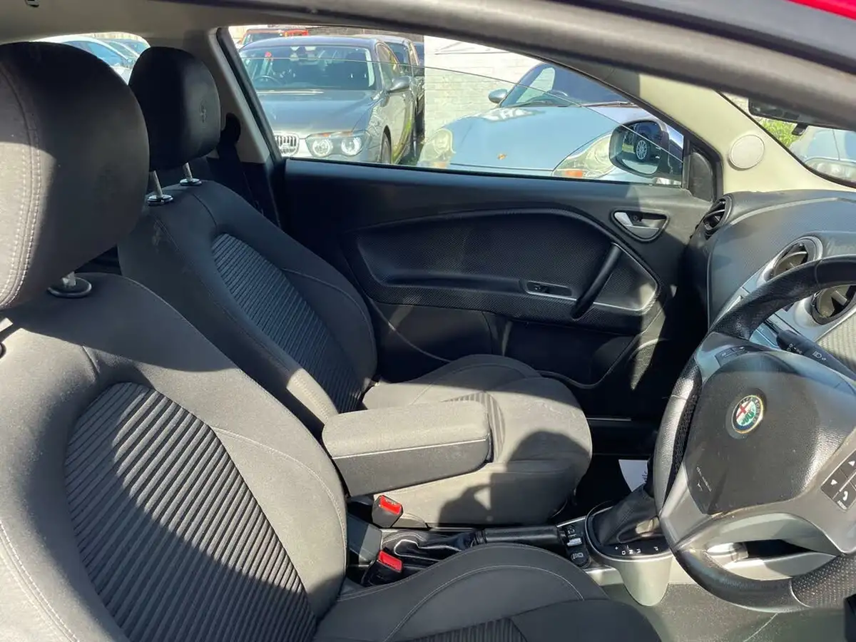 2012-alfa-romeo-mito-14-veloce-tb-multiair-135bhp-tct-big-9