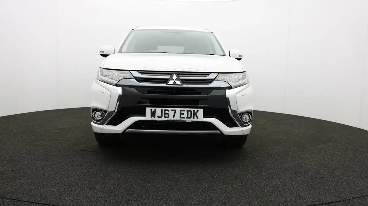 2017-mitsubishi-outlander-20-4h-phev-big-52