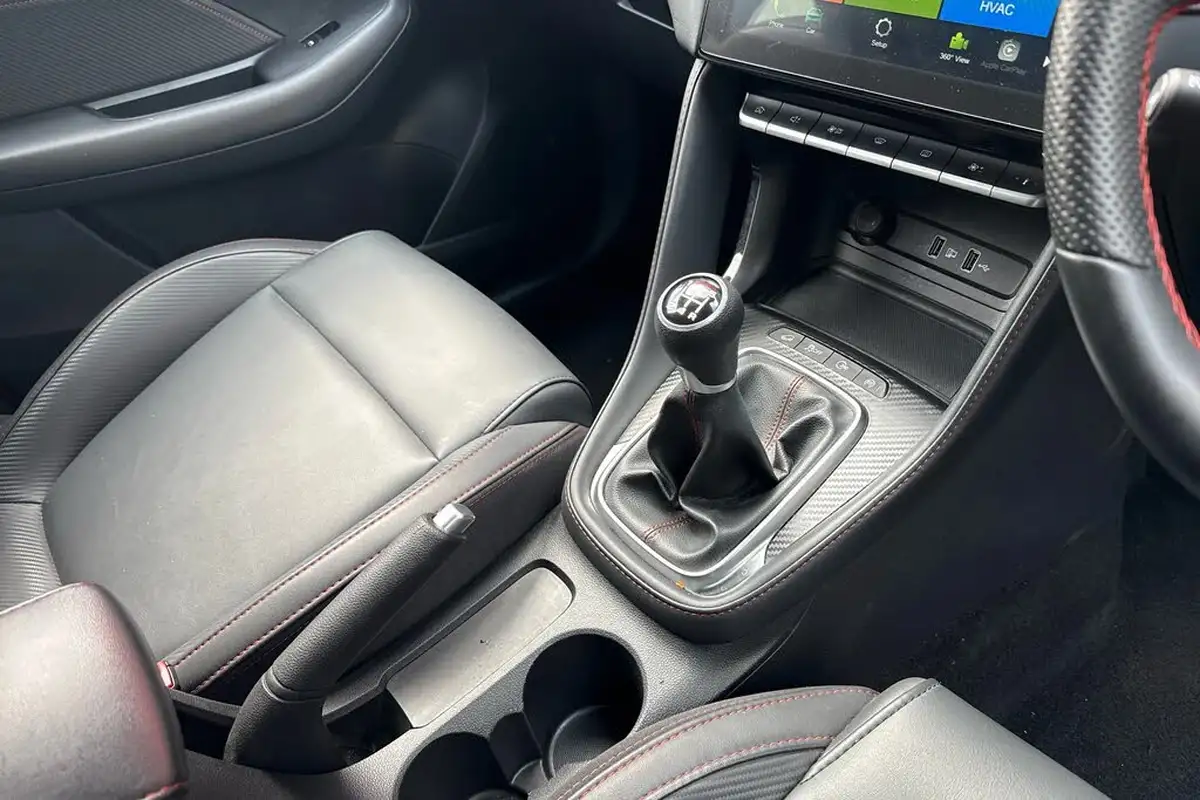 2024-mg-zs-suv-15-vti-tech-exclusive-big-11
