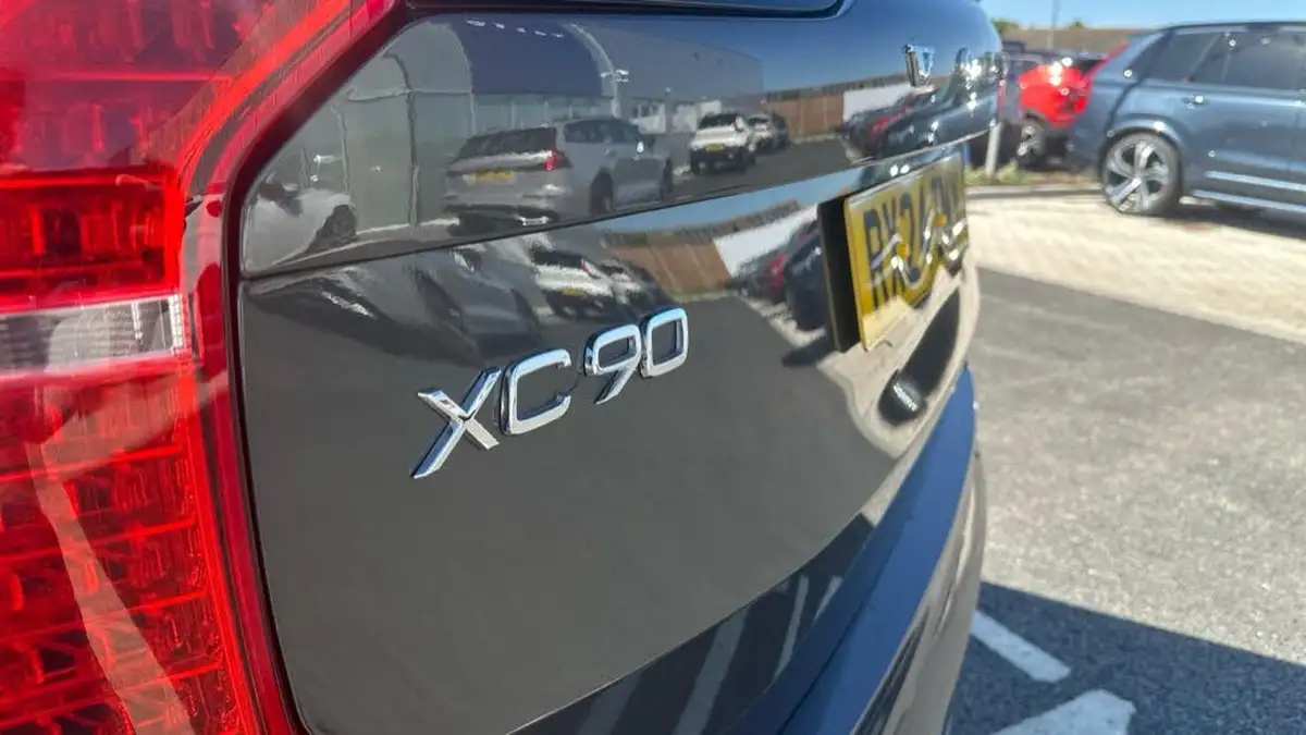 2024-volvo-xc90-20-t8-ultimate-dark-big-19