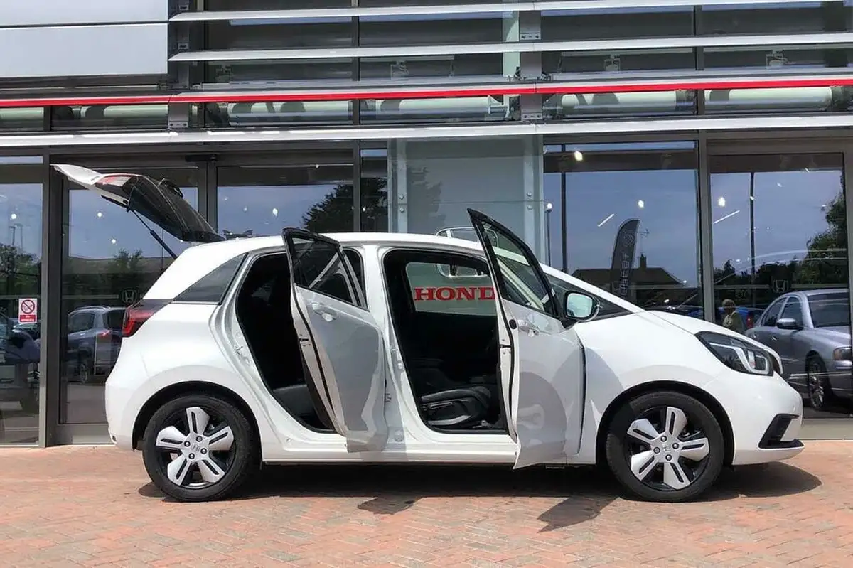 2022-honda-jazz-15-i-mmd-ex-107ps-big-14