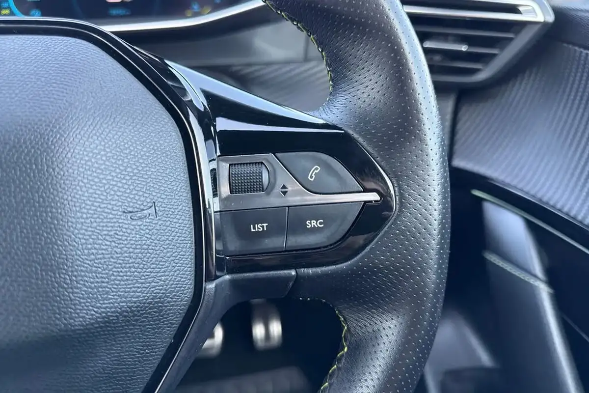 2021-peugeot-208-e-gt-premium-big-41