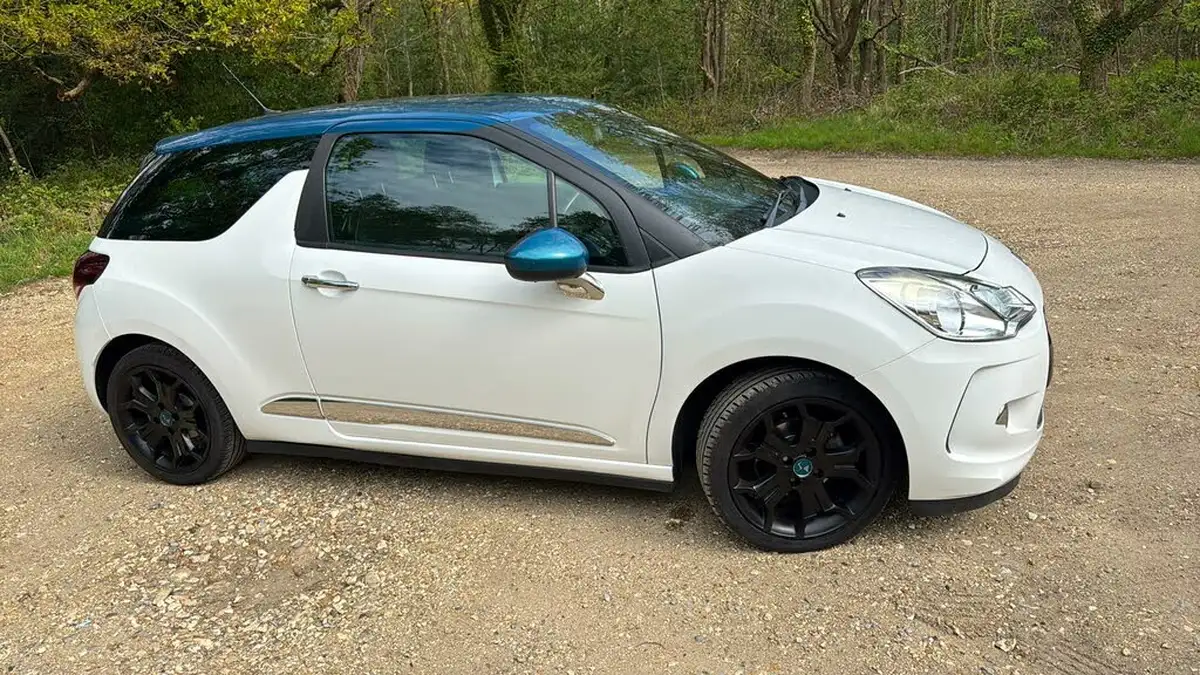 2015-citroen-ds3-12-dstyle-plus-big-14