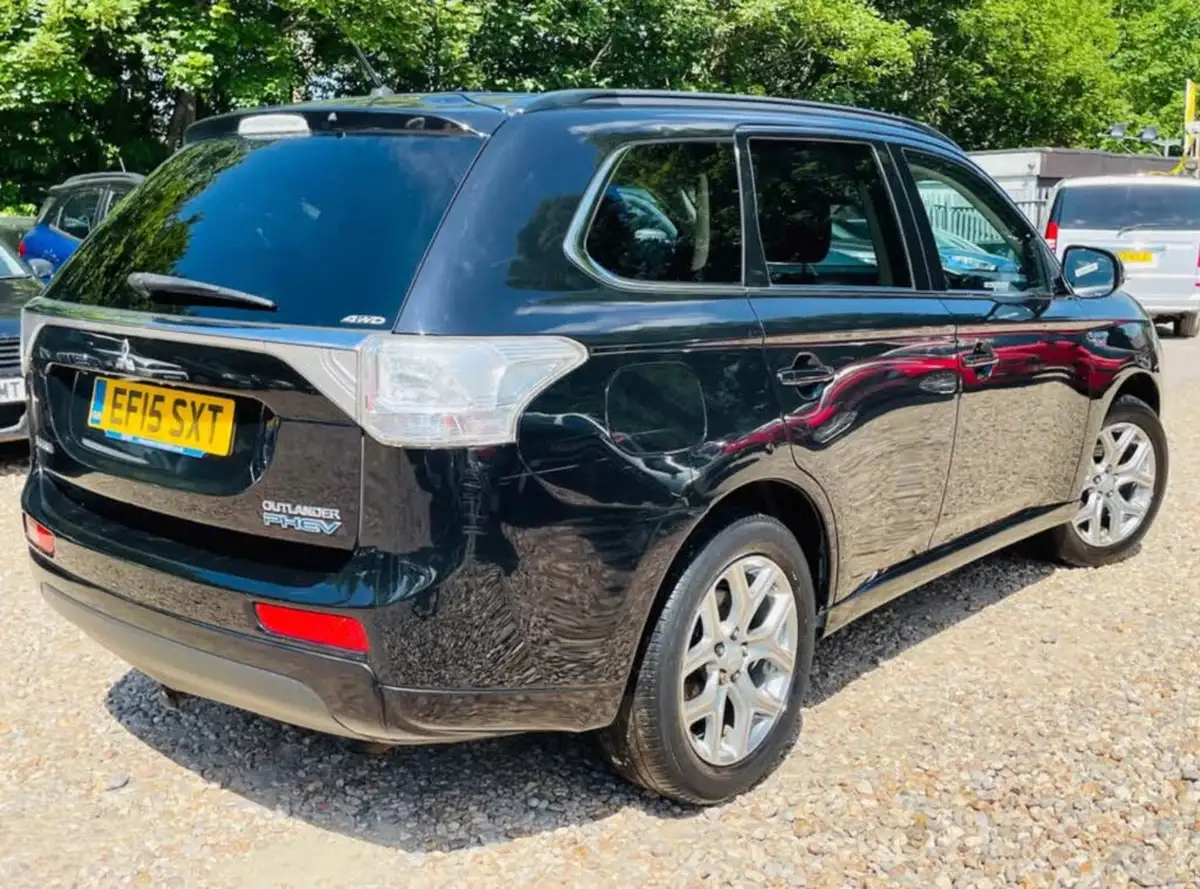 2015-mitsubishi-outlander-20-gx4h-phev-big-4