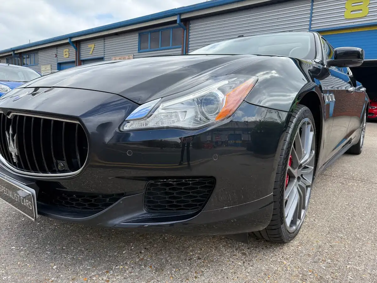 2015-maserati-quattroporte-38-gts-big-9