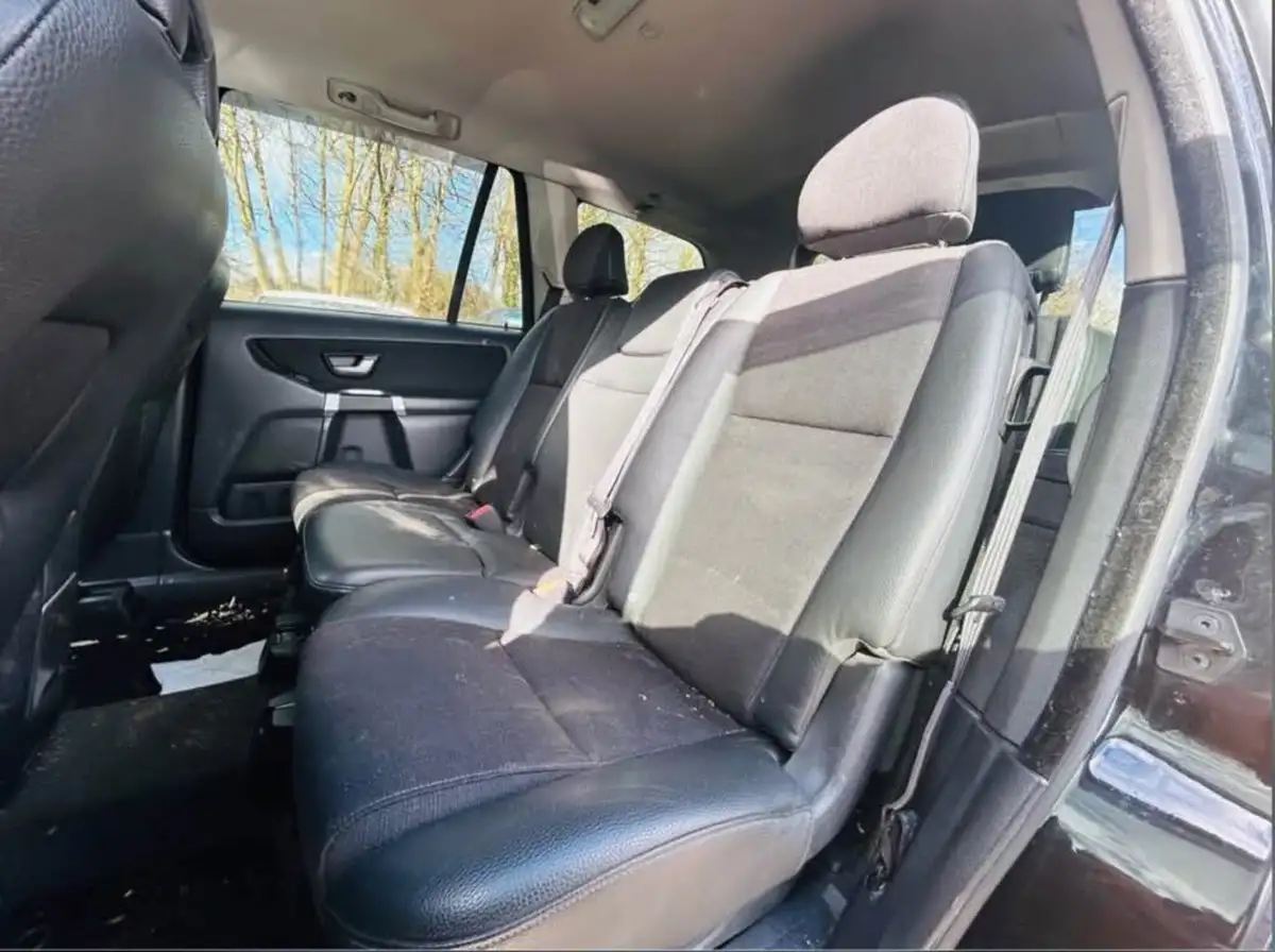 2010-volvo-xc90-24td-d5-active-182bhp-big-12