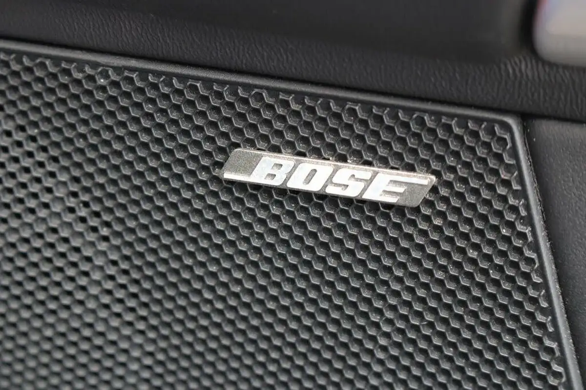 2010-porsche-911-38-turbo-s-coupe-big-11