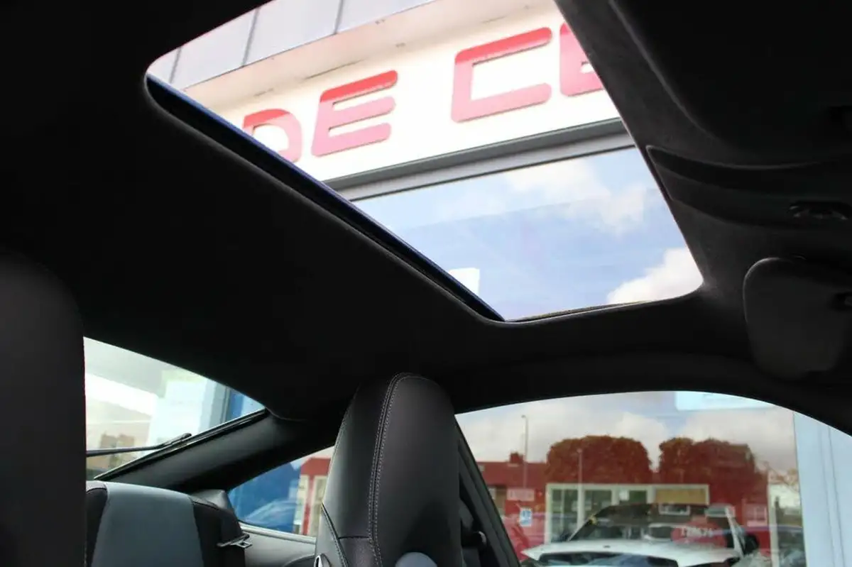 2010-porsche-911-38-turbo-s-coupe-big-15