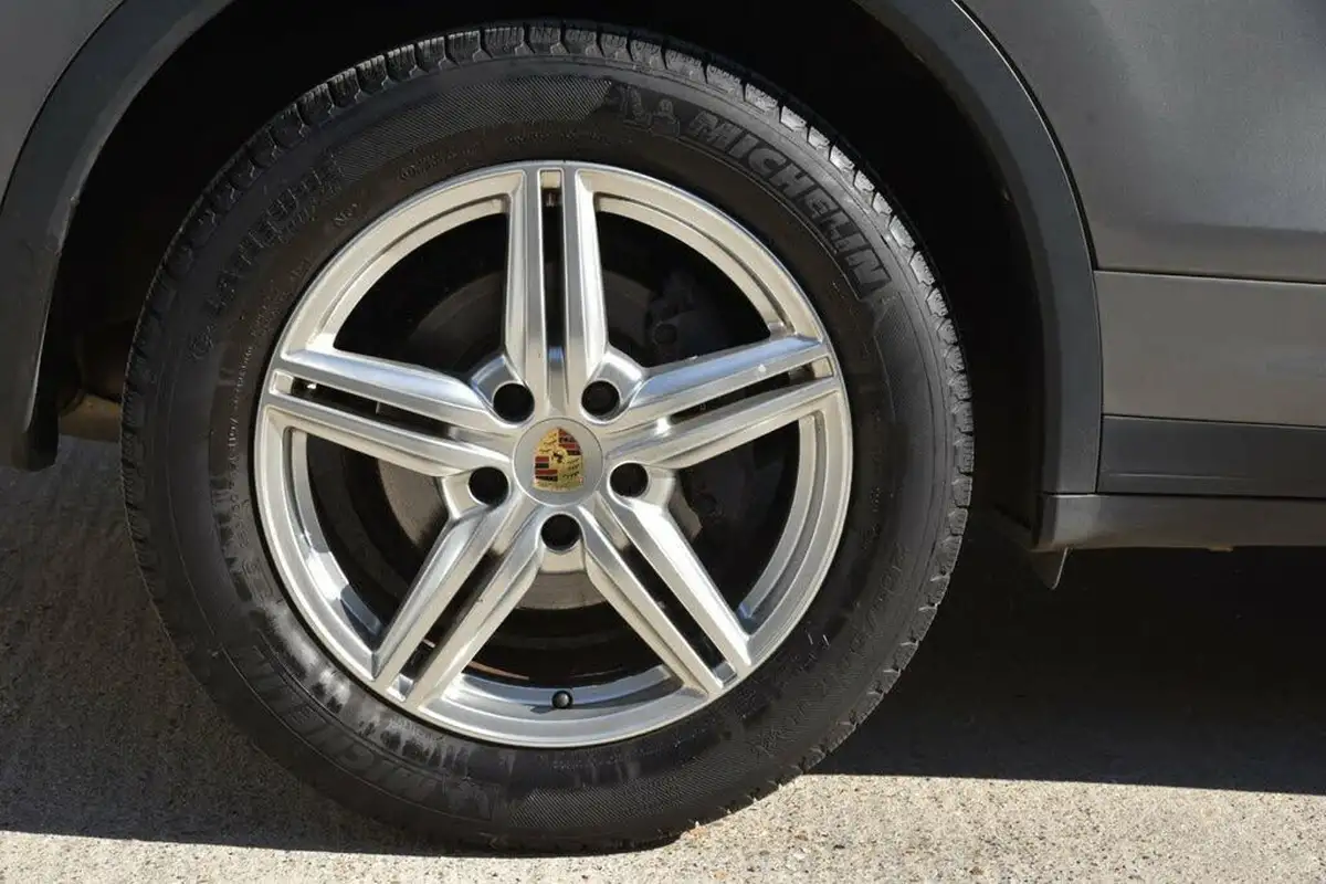 2014-porsche-cayenne-30td-platinum-edition-big-50