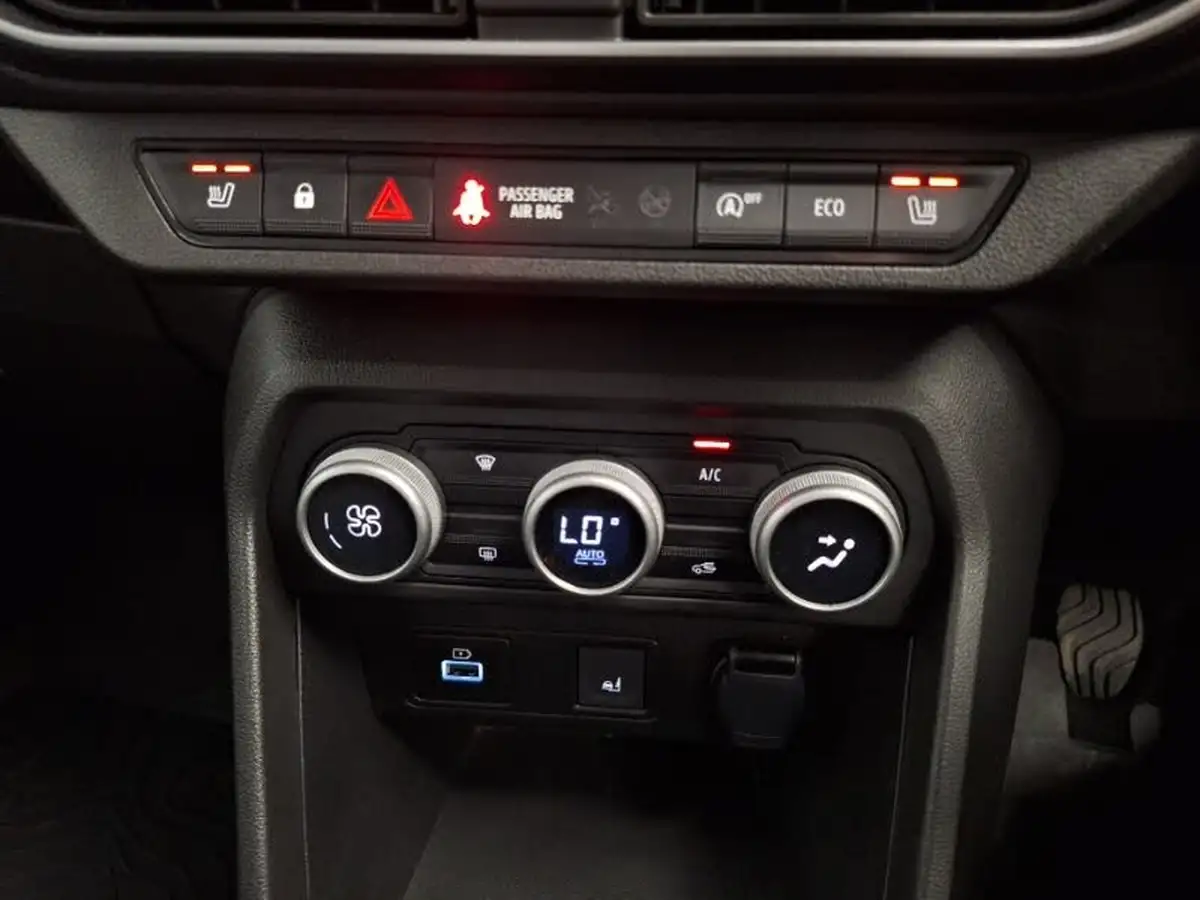 2023-dacia-sandero-stepway-10-tce-essential-90bhp-big-13