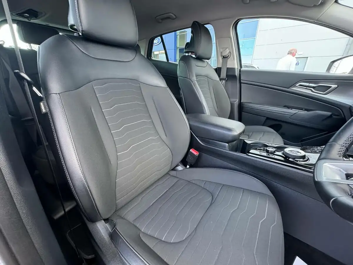 2023-kia-sportage-16-t-gdi-3-226bhp-hev-auto-big-12