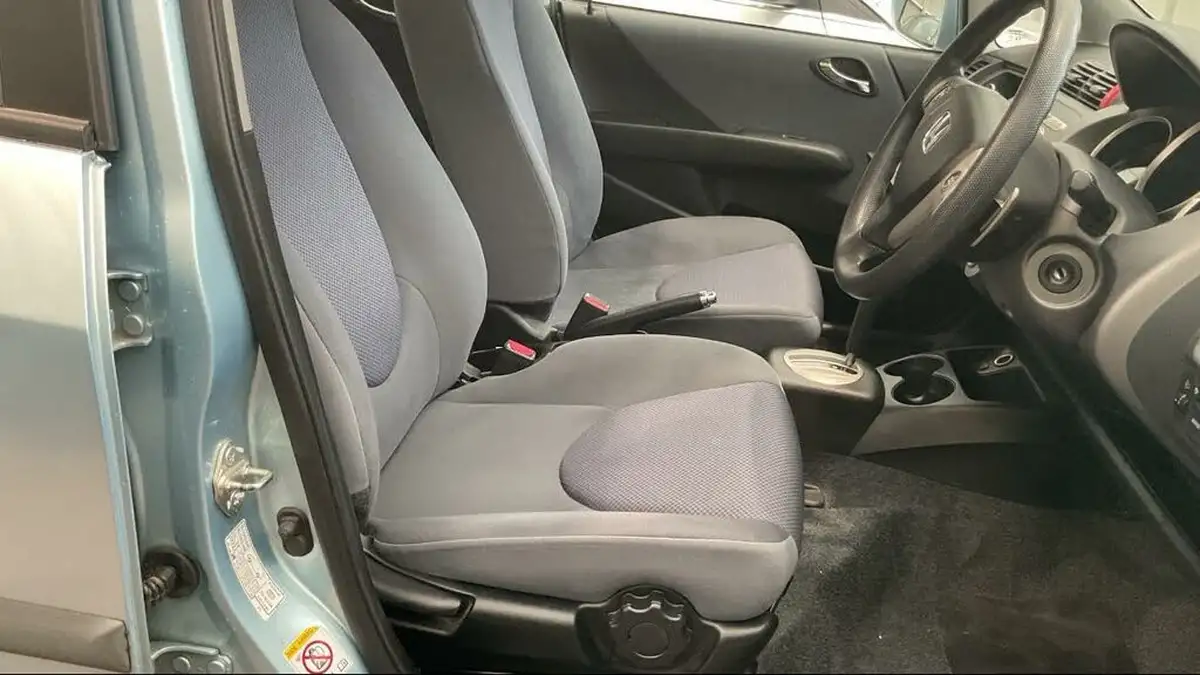 2007-honda-jazz-14-se-cvt-7-big-4