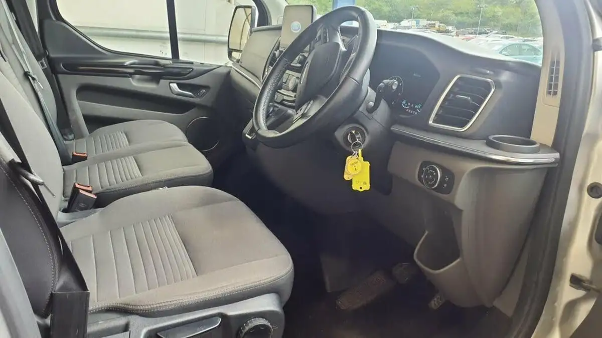 2021-ford-tourneo-custom-20tdci-320-l1-zetec-130pseu6dt-auto-big-7