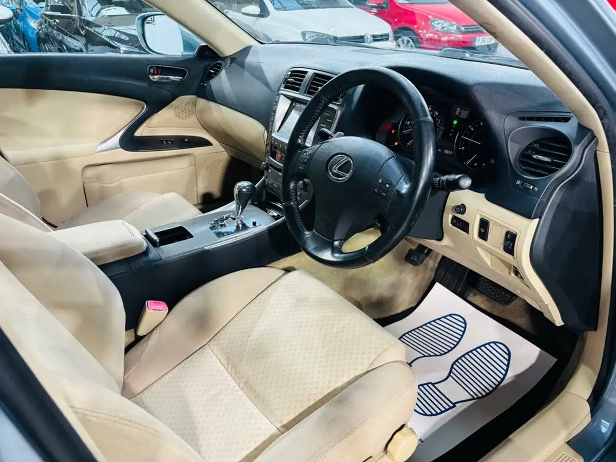 2006-lexus-is-250-25-auto-big-10