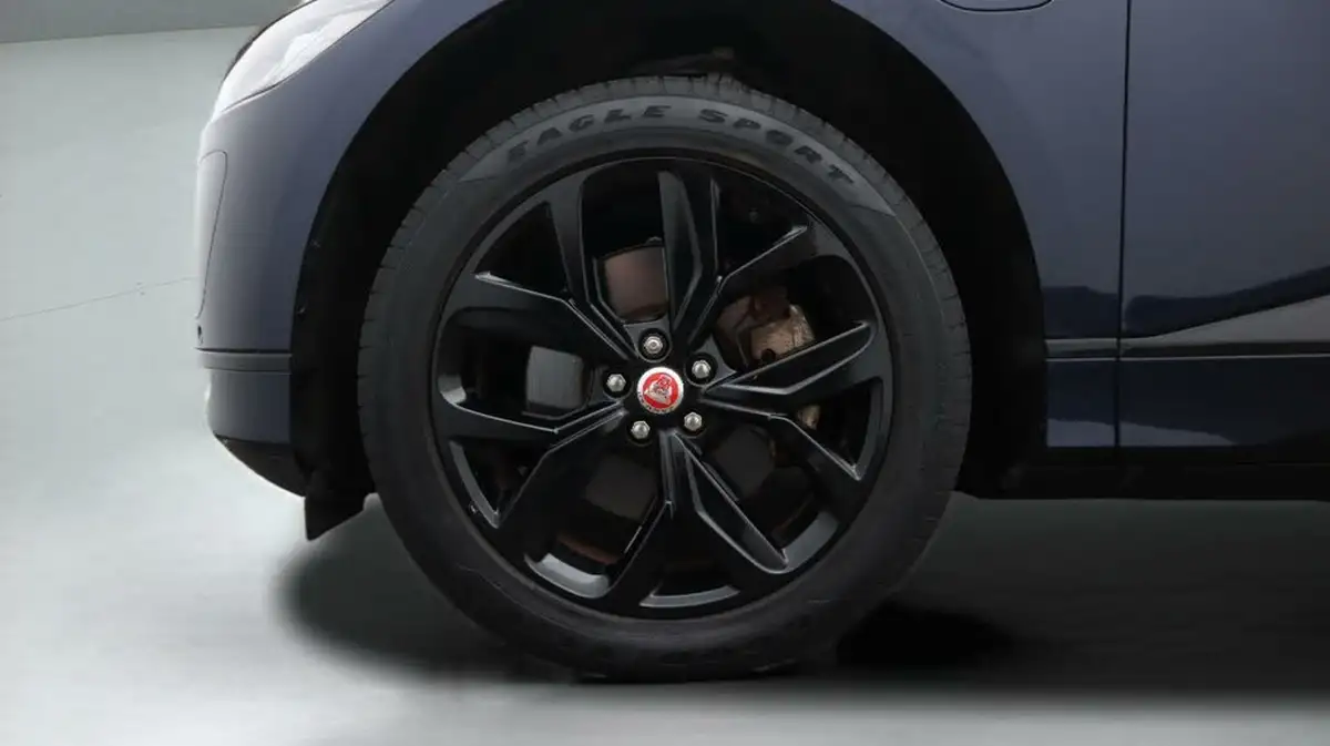 2022-jaguar-i-pace-ev400-hse-black-big-18