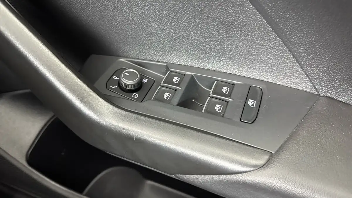 2022-volkswagen-t-cross-10-tsi-sel-dsg-big-19