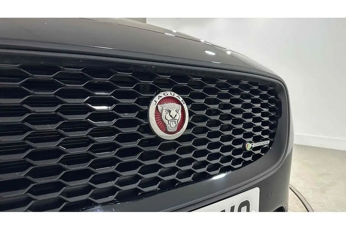 2018-jaguar-e-pace-20-i4-r-dynamic-s-200ps-big-17