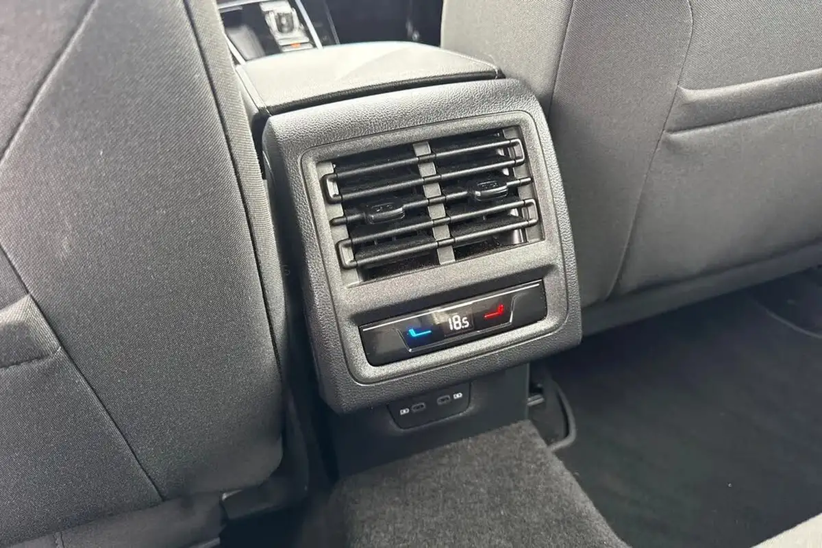 2022-volkswagen-golf-15-etsi-style-150ps-hatchback-big-34