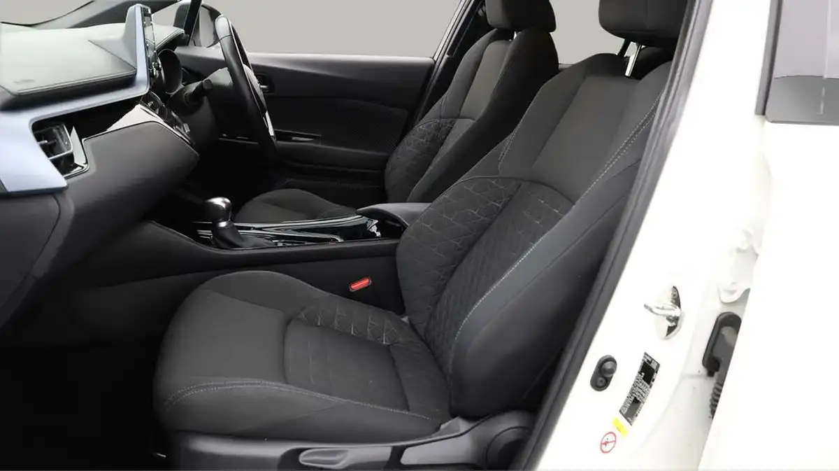 2020-toyota-c-hr-18-vvt-i-design-big-13