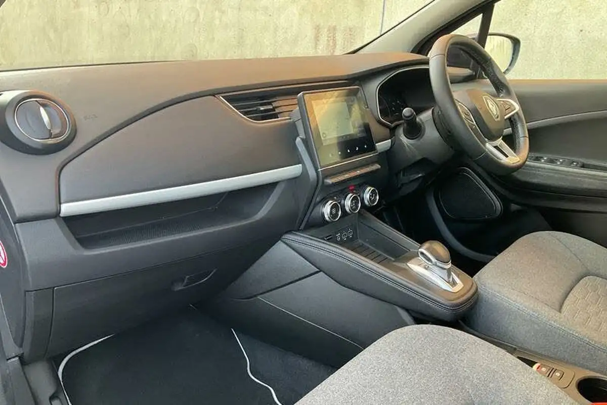 2022-renault-zoe-e-iconic-135ps-r135ev50-rapid-charge-big-17