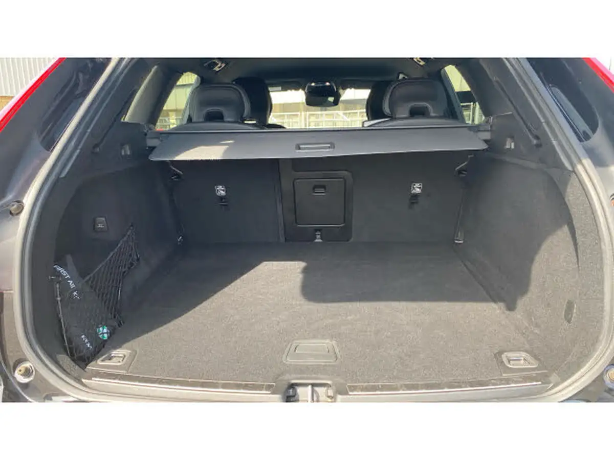 2019-volvo-xc60-20-t5-r-design-awd-big-16
