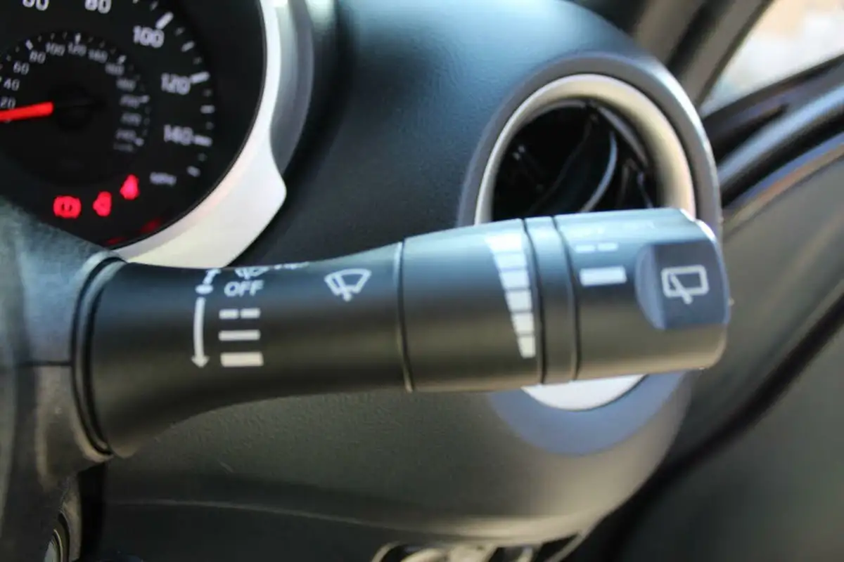 2012-nissan-juke-16-acenta-cvt-big-25