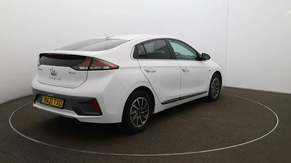 2021-hyundai-ioniq-e-premium-se-electric-100kw-big-7