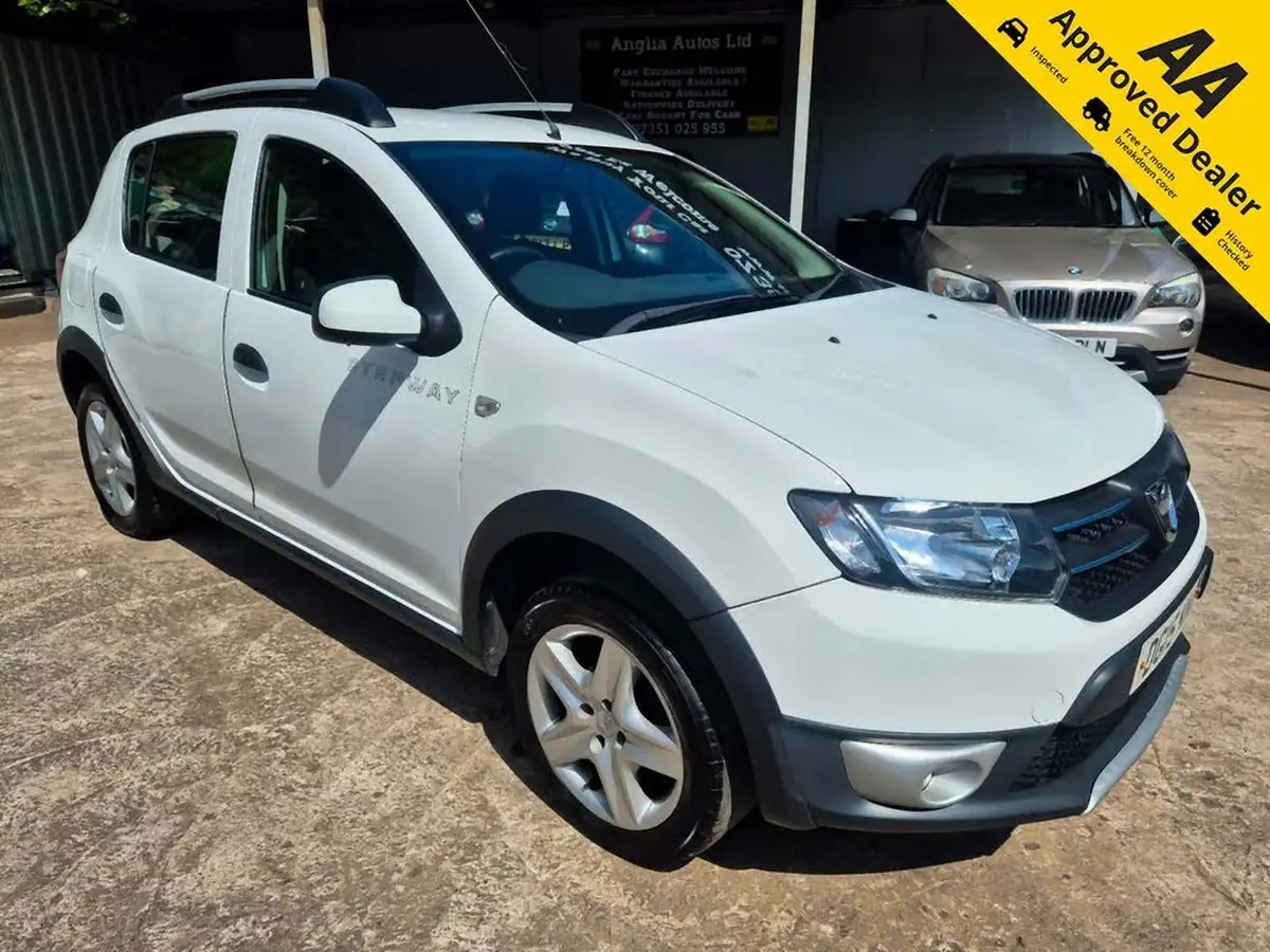 2015-dacia-sandero-stepway-15d-laureate-big-0