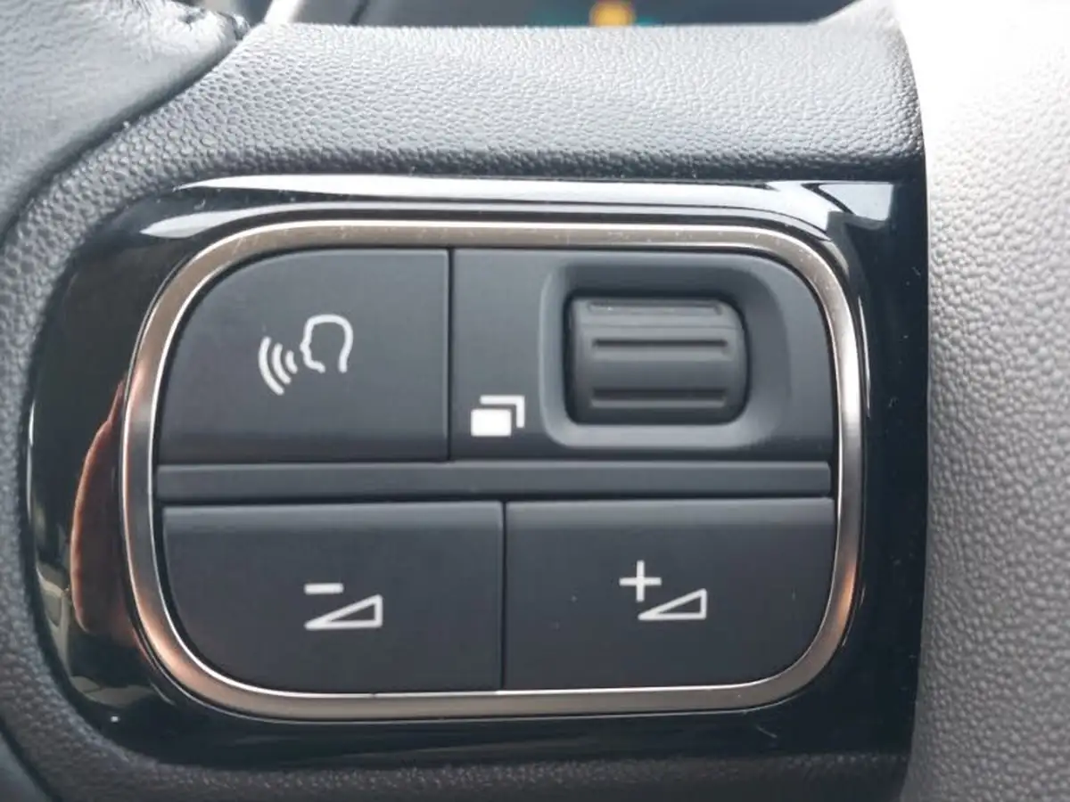 2020-citroen-c5-aircross-12-puretech-flair-plus-eat8-big-16