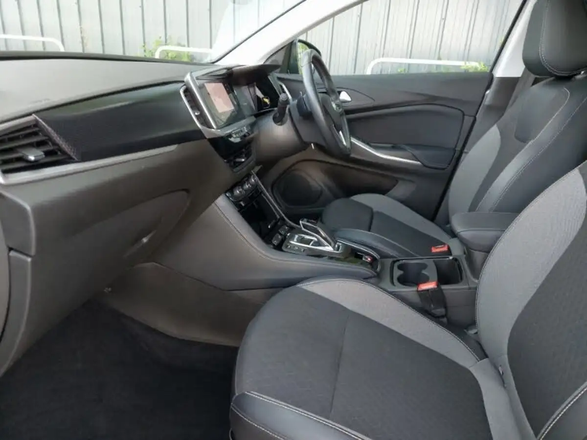 2022-vauxhall-grandland-12-gs-line-auto-big-4