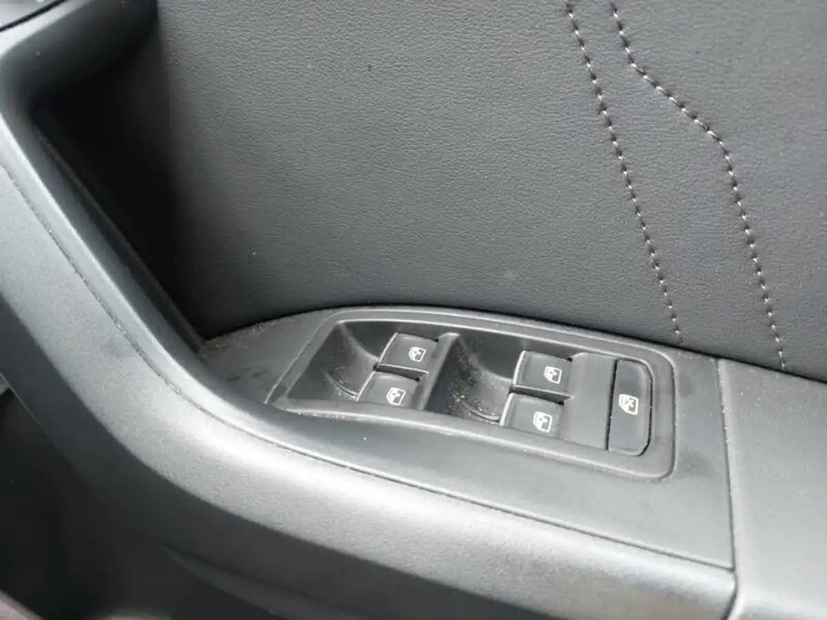 2024-seat-ateca-15-ecotsi-xperience-dsg-big-11