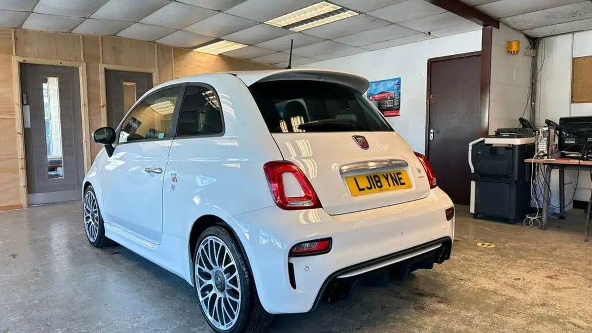 2018-abarth-595-14-tjet-turismo-big-11