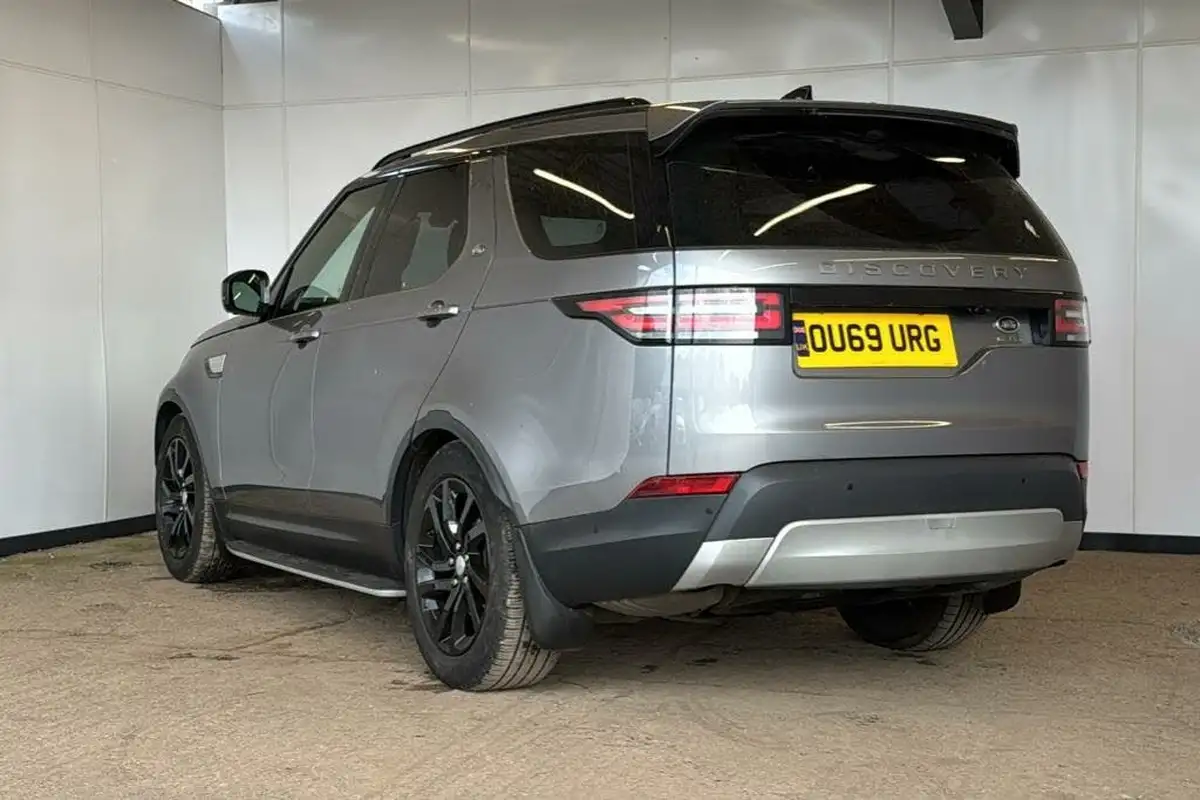 2019-land-rover-discovery-30-sd6-hse-big-1