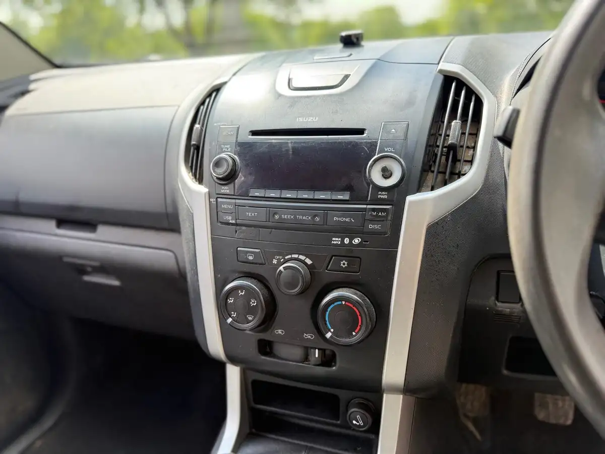 2013-isuzu-d-max-25td-eiger-big-19