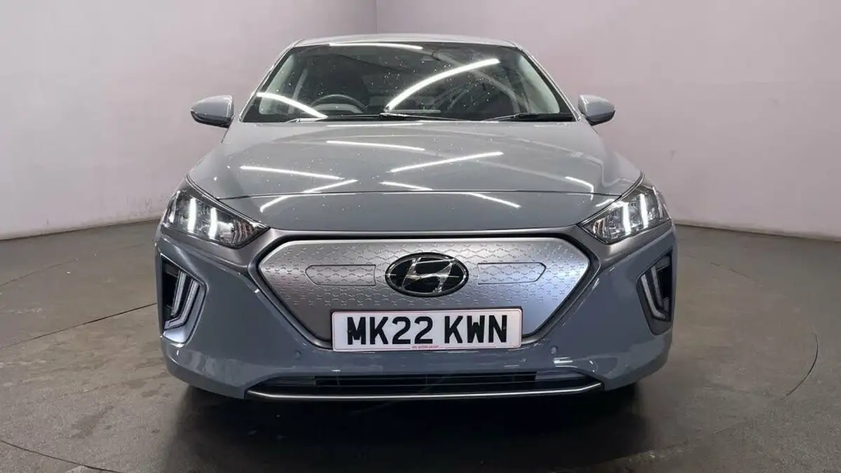 2022-hyundai-ioniq-e-premium-se-electric-big-9