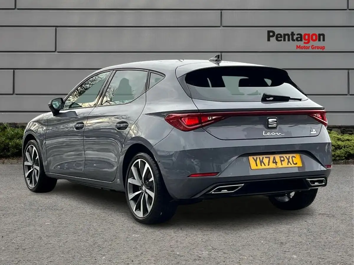 2024-seat-leon-14-e-hybrid-fr-sport-hatchback-big-1