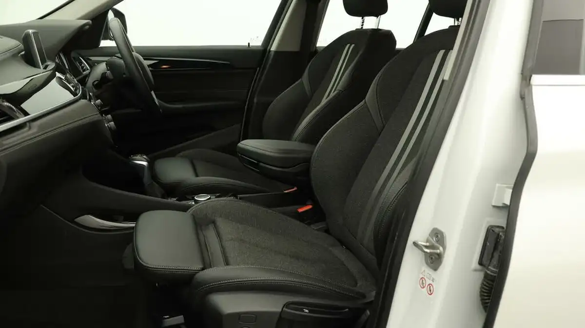 2021-bmw-x1-15-xdrive-25e-phev-sport-big-13