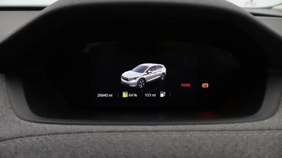 2021-skoda-enyaq-e-80-loft-82-kwh-big-10