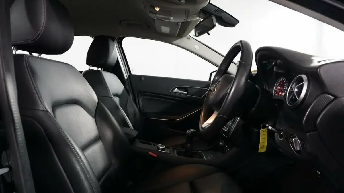 2016-mercedes-benz-a-class-15d-a180d-se-executivess-big-8
