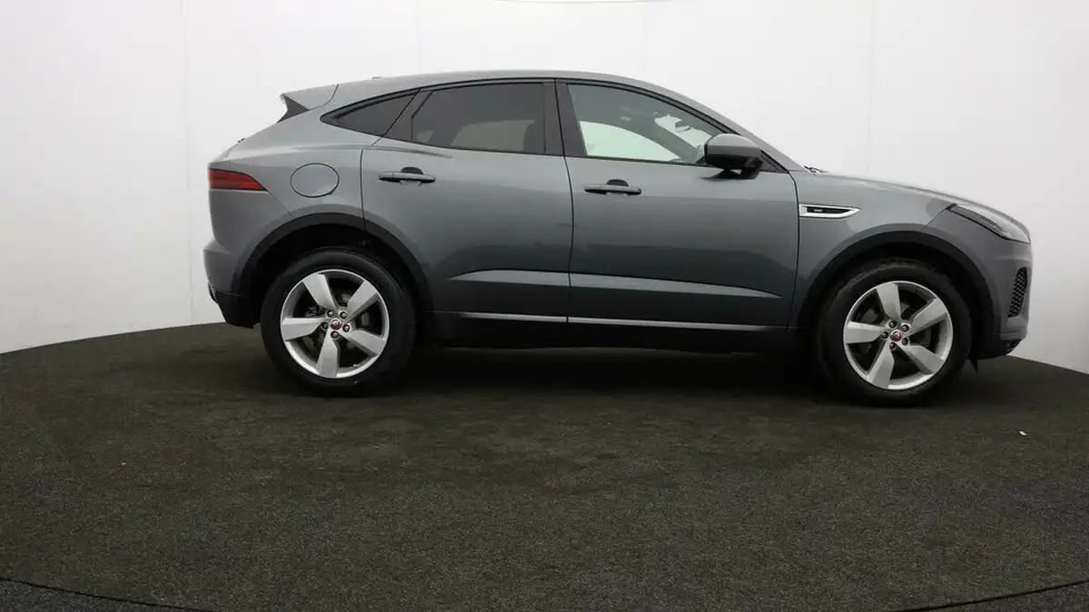 2019-jaguar-e-pace-20-i4d-r-dynamic-se-180ps-awd-auto-big-32