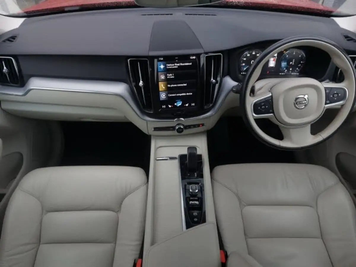 2021-volvo-xc60-20td-b4-momentum-big-2