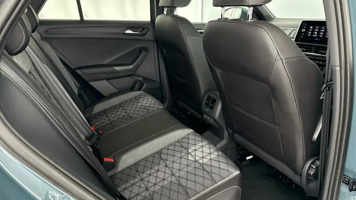 2024-volkswagen-t-roc-20tdi-r-line-dsg-big-26