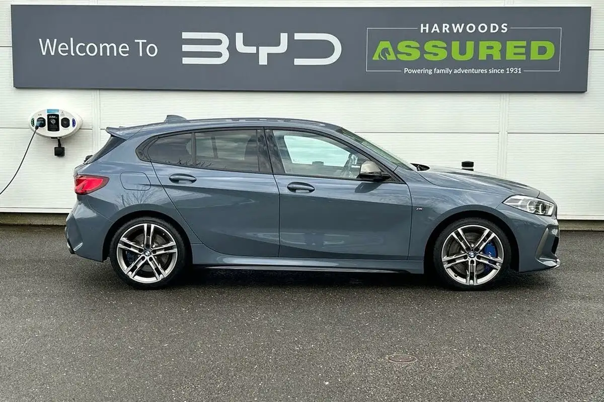 2022-bmw-1-series-20-m135i-xdrive-big-1