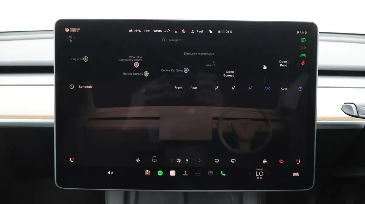 2022-tesla-model-y-e-long-range-big-12