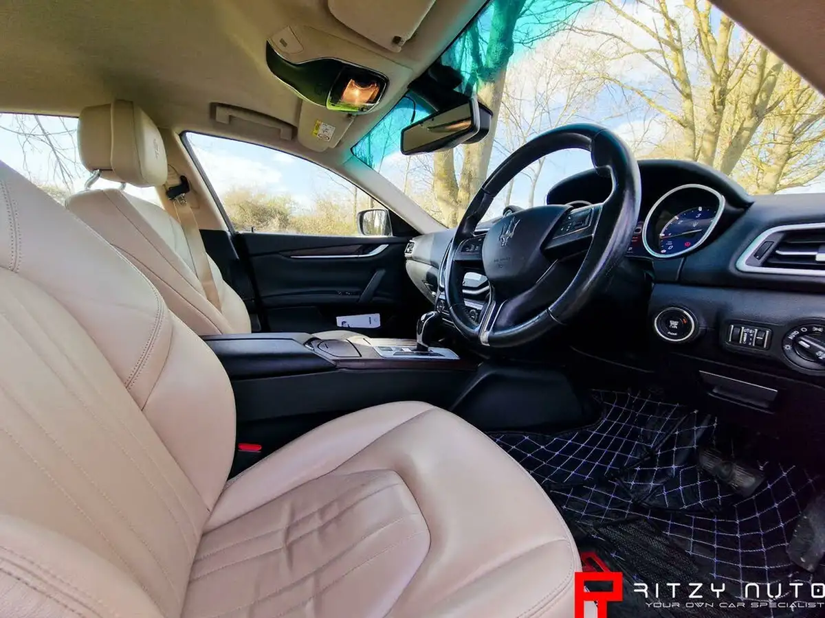 2016-maserati-ghibli-30td-big-24