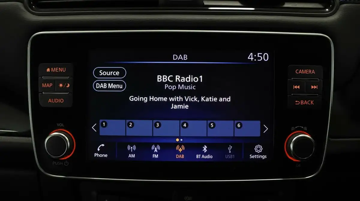 2021-nissan-leaf-e-e-n-connecta-big-10